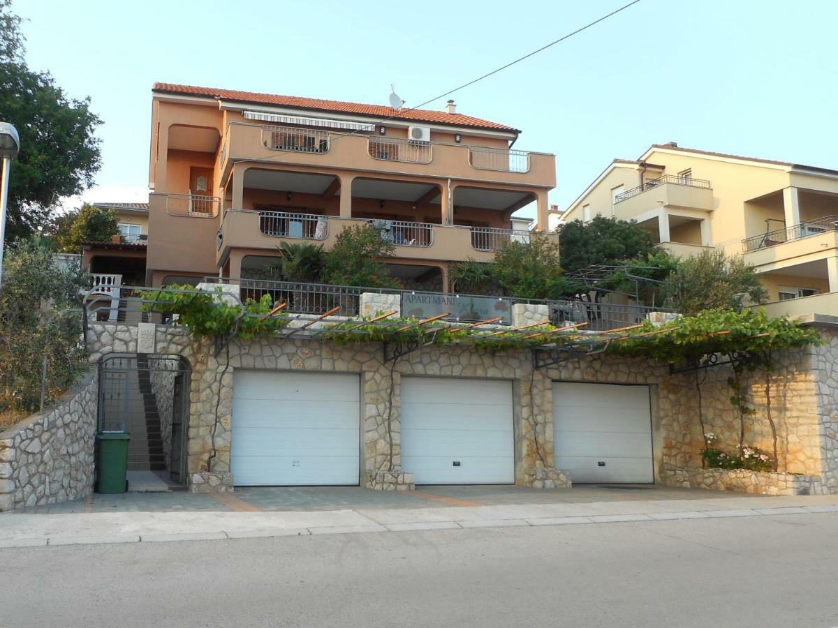 Apartments Klara Novi Vinodolski Exterior photo